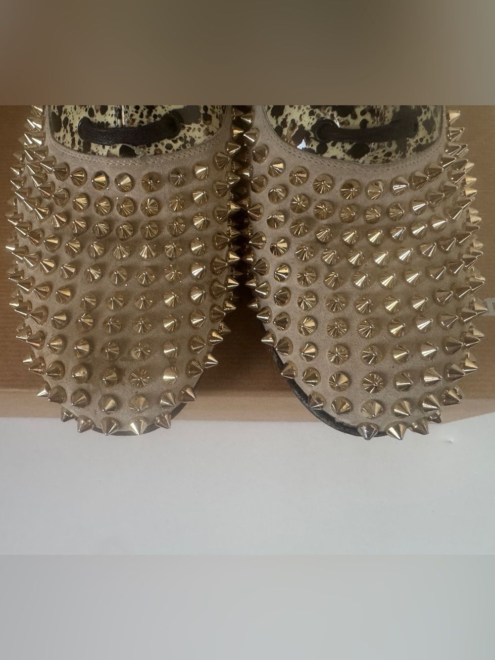 CHRISTIAN LOUBOUTIN • Freddy Gold Spike • Leather Lace-Up Flats • Women’s 40.5 - Picture 10 of 11